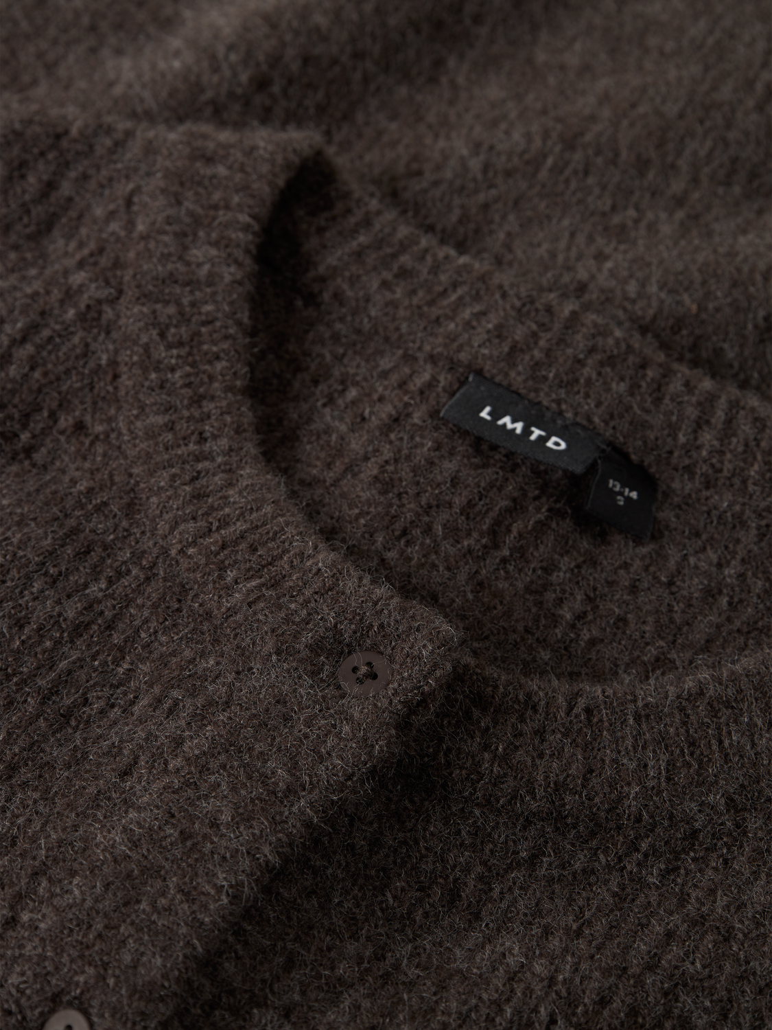 model_shot-front_full